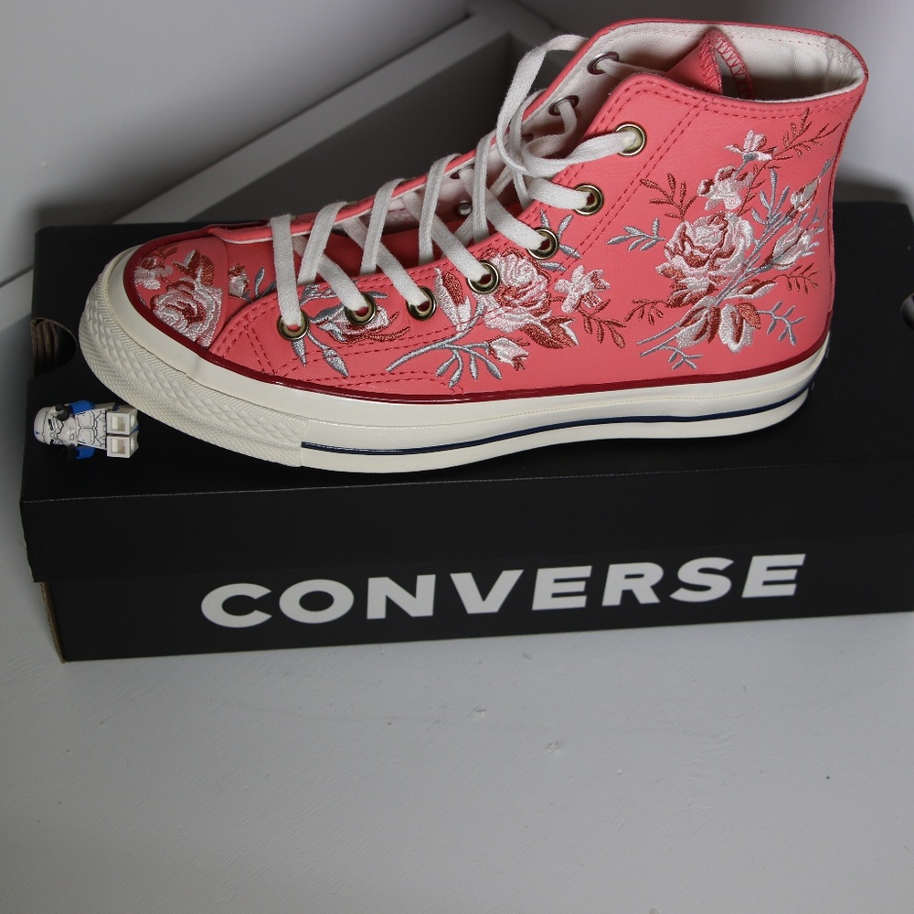 Converse Flowers / Pink Leather All Star High Tops